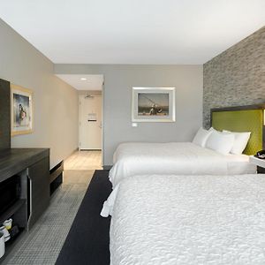Queen Room Two Queen Beds Hearing Access or Non-Smoking